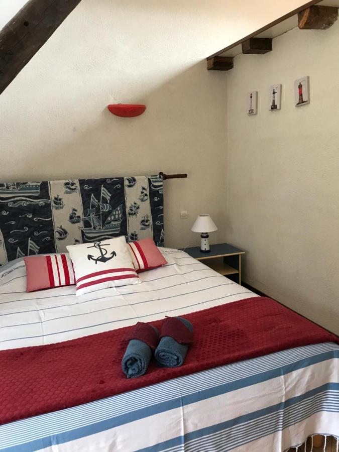アンボン Domaine Du Lesty Bed & Breakfast エクステリア 写真