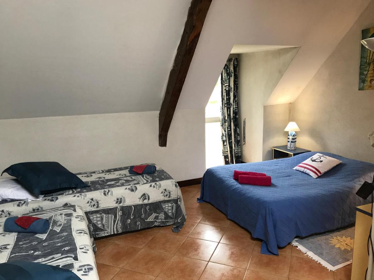 アンボン Domaine Du Lesty Bed & Breakfast エクステリア 写真
