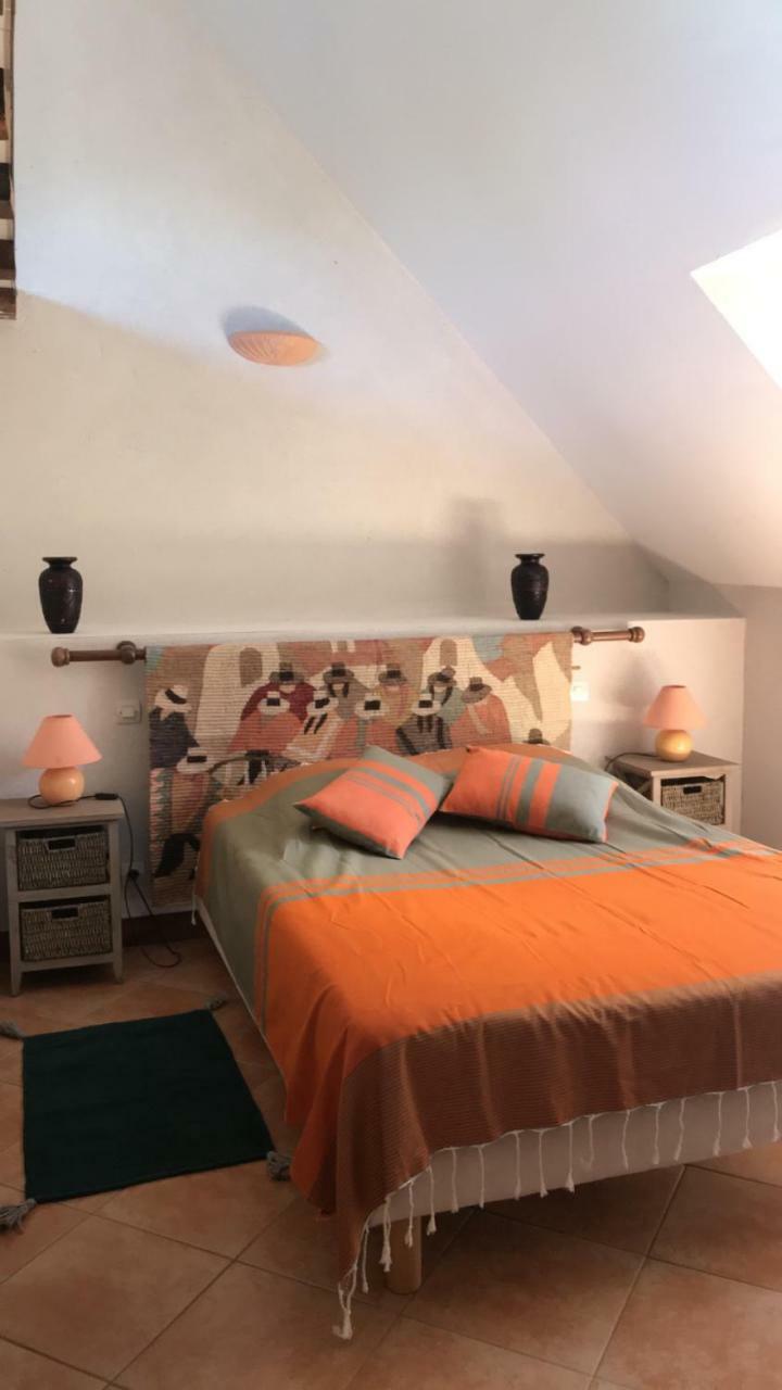 アンボン Domaine Du Lesty Bed & Breakfast エクステリア 写真